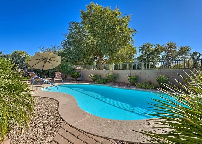Holiday home Play Pool, Grill Out! Group-friendly *